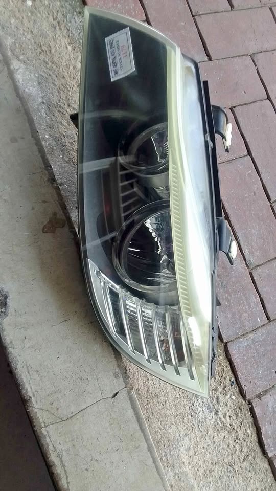 BMW E90 standard headlights - Private Seller BMW E90 standard headlights - Private Seller