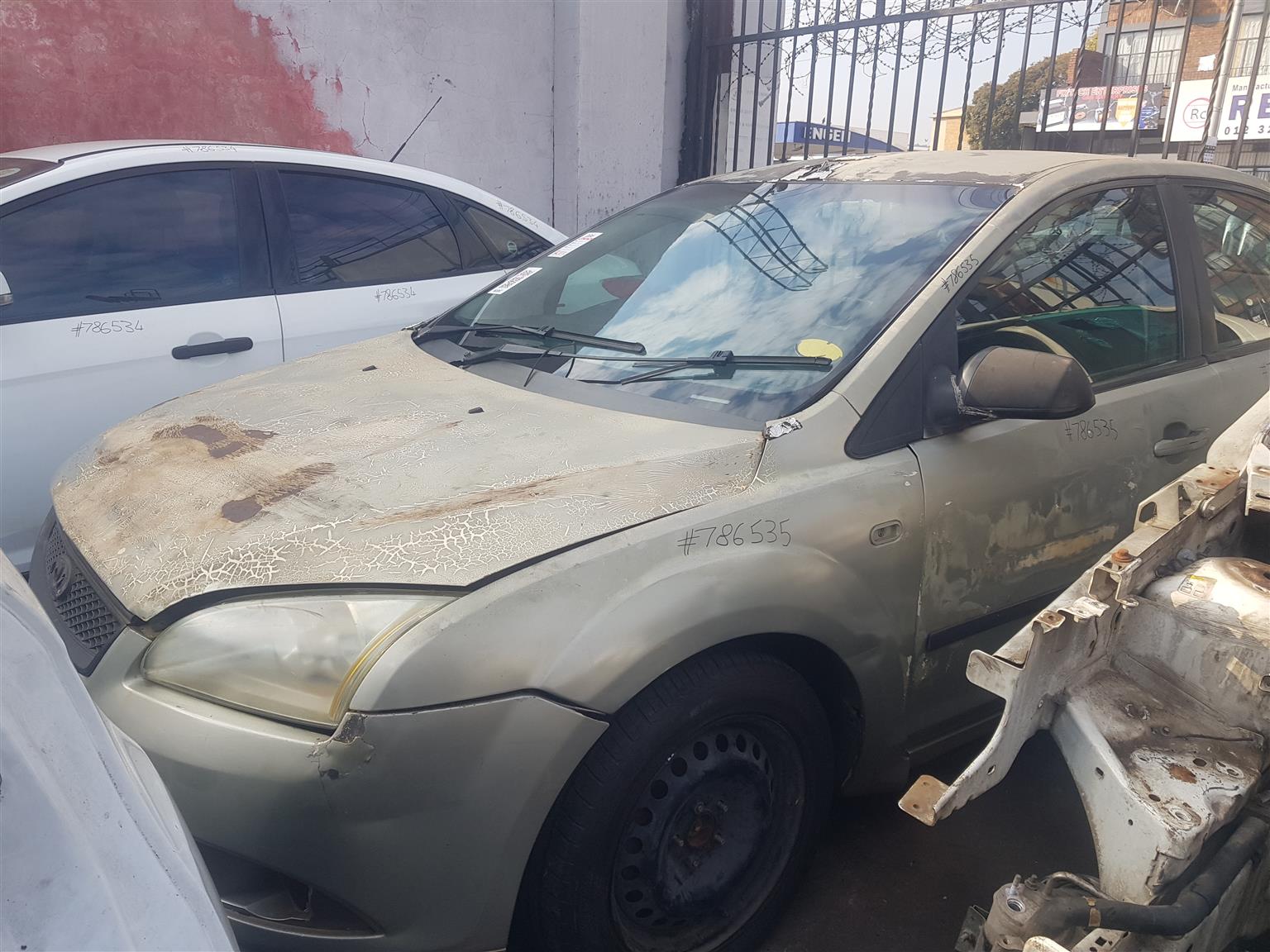ford focus for stripping complete cars - Private Seller