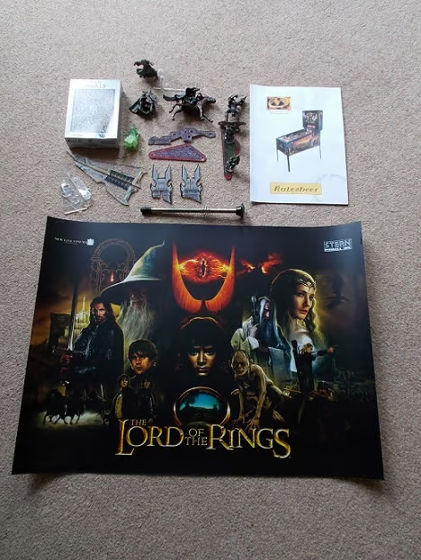 Stern LORD OF THE RINGS pinball machine