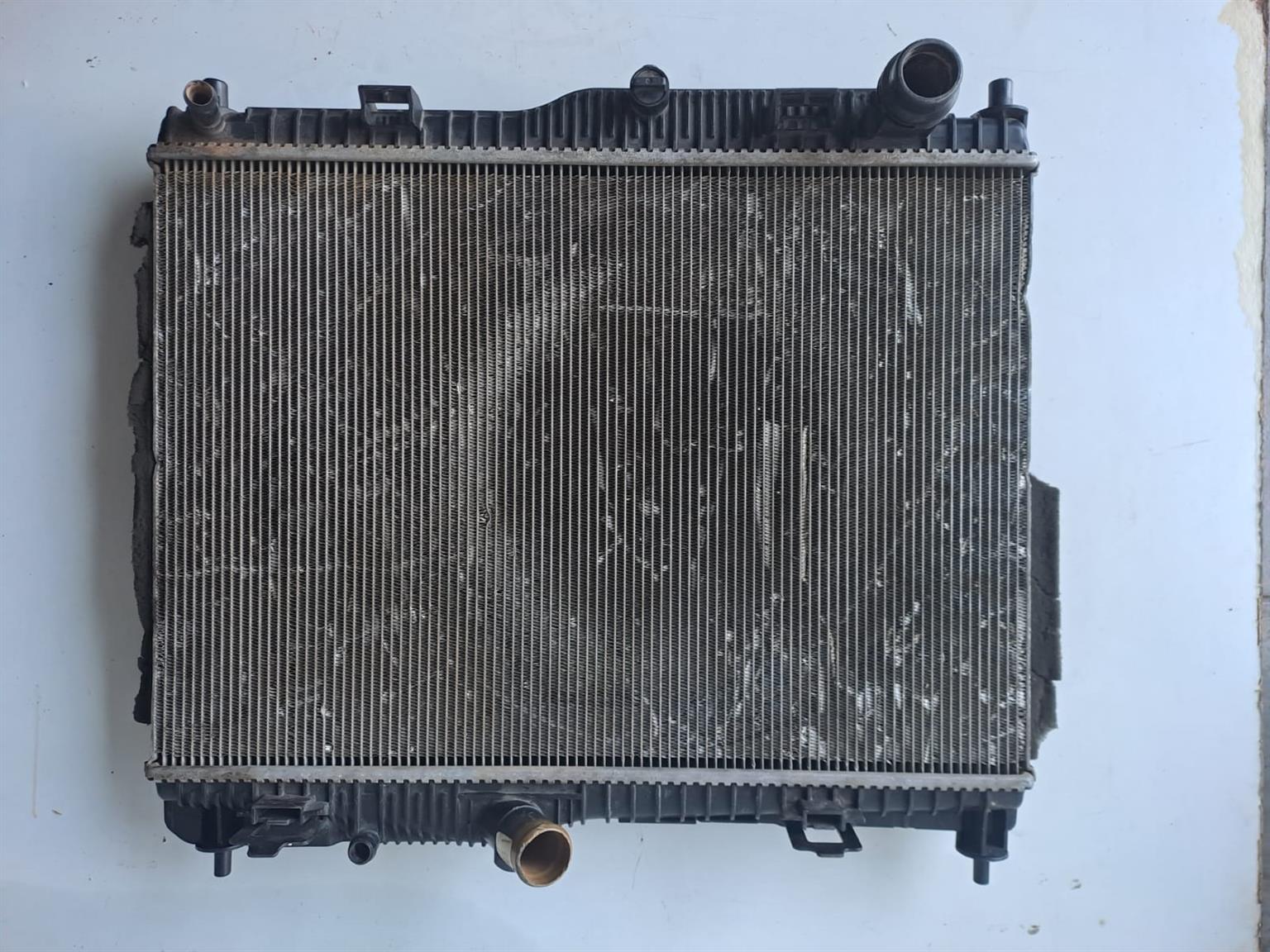 Radiator Ford Fiesta 1.0 (2018-2022) - Private Seller Radiator Ford Fiesta 1.0 (2018-2022) - Private Seller