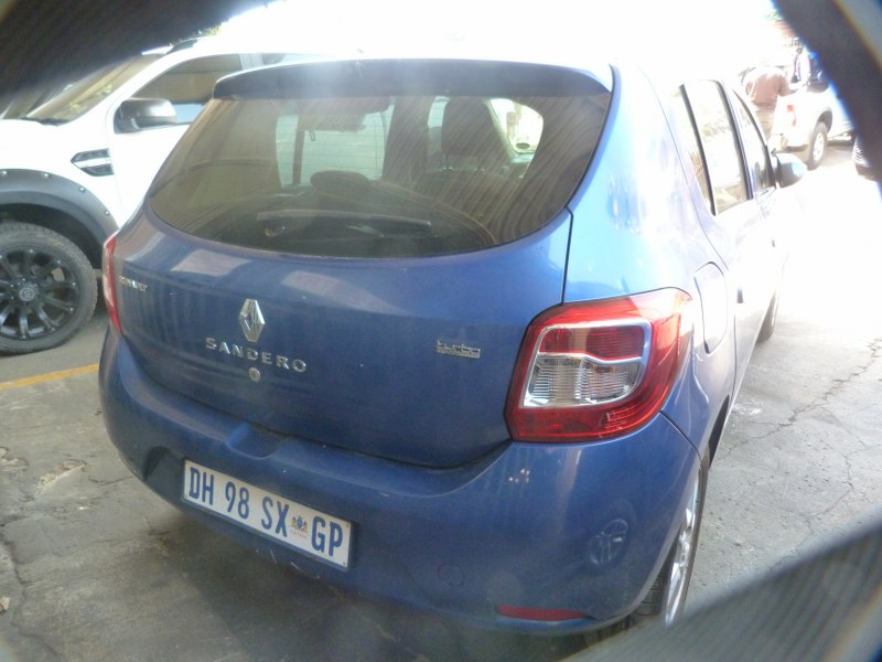 Renault Sandero 900T Dynamique Manual Blue - 2014 STRIPPING FOR SPARES - Private Seller