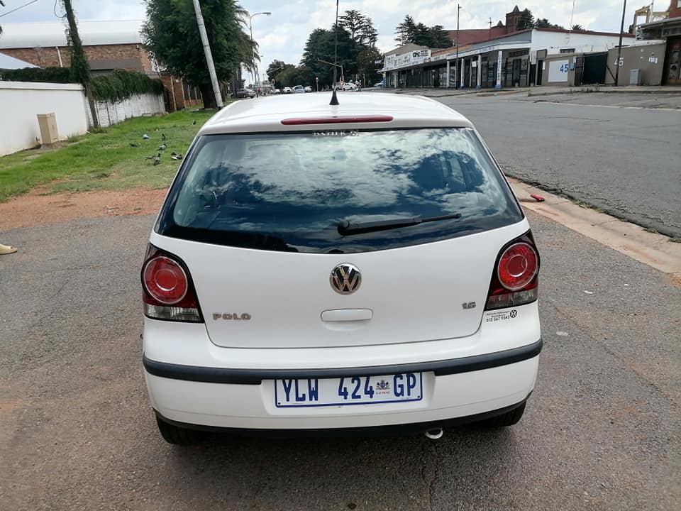 2009 Volkswagen polo Bojwa 1.6 Trend line with a nice interior