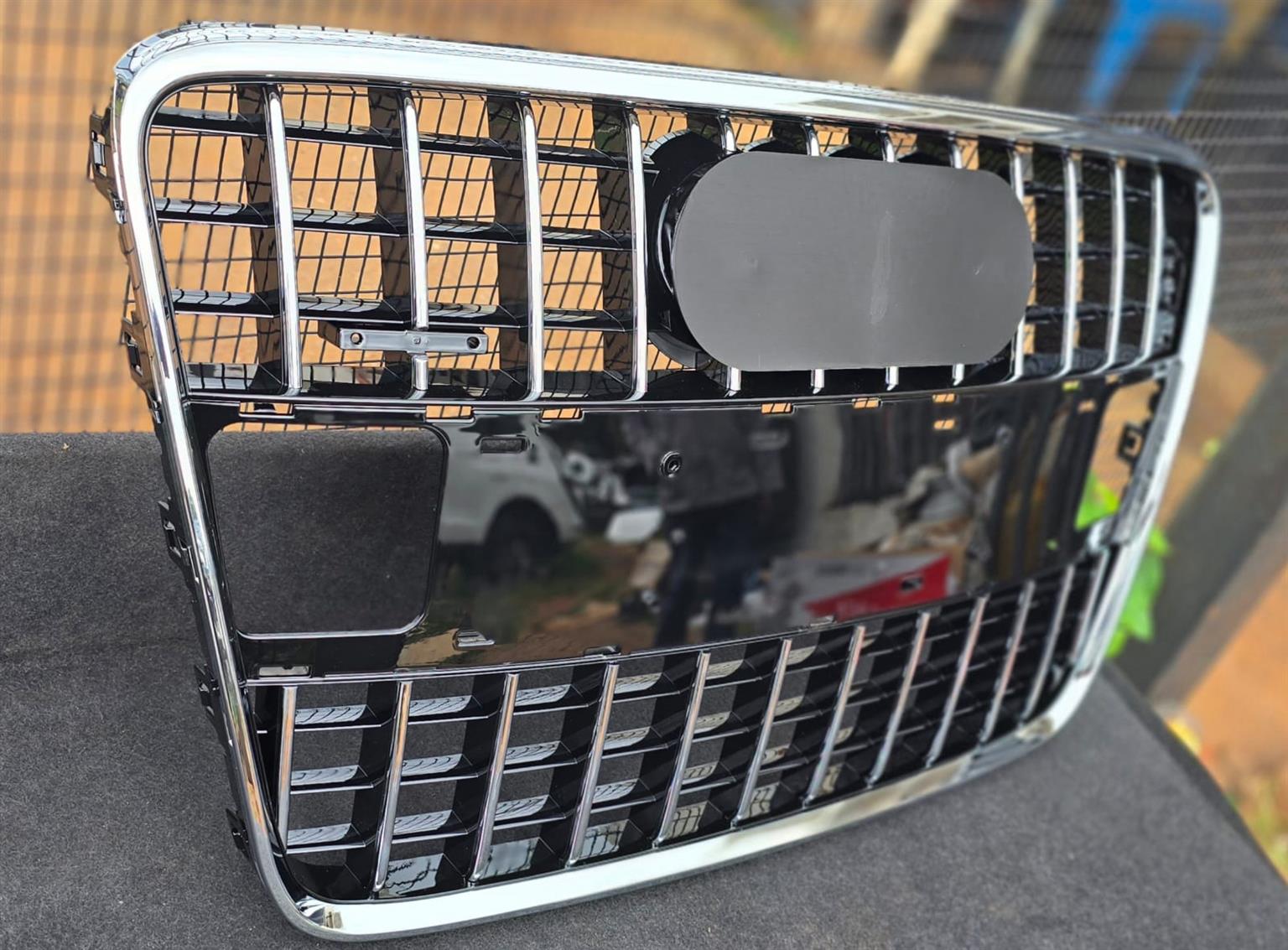 New stock arrivals  Radiator grill  Audi q7 10-15 - Private Seller