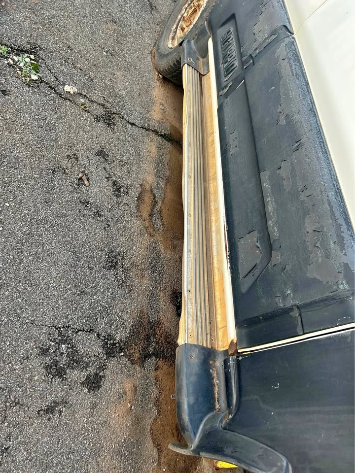 Mahindra Scorpio SUV Side Steps For Sale @Circle 7 Used Parts Call or WhatsApp - Private Seller