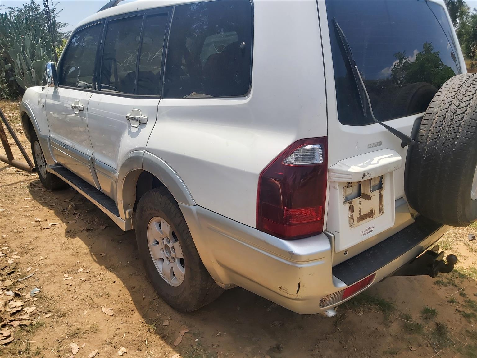 Body on wheels Mitsubishi pajero 3.2 - Private Seller