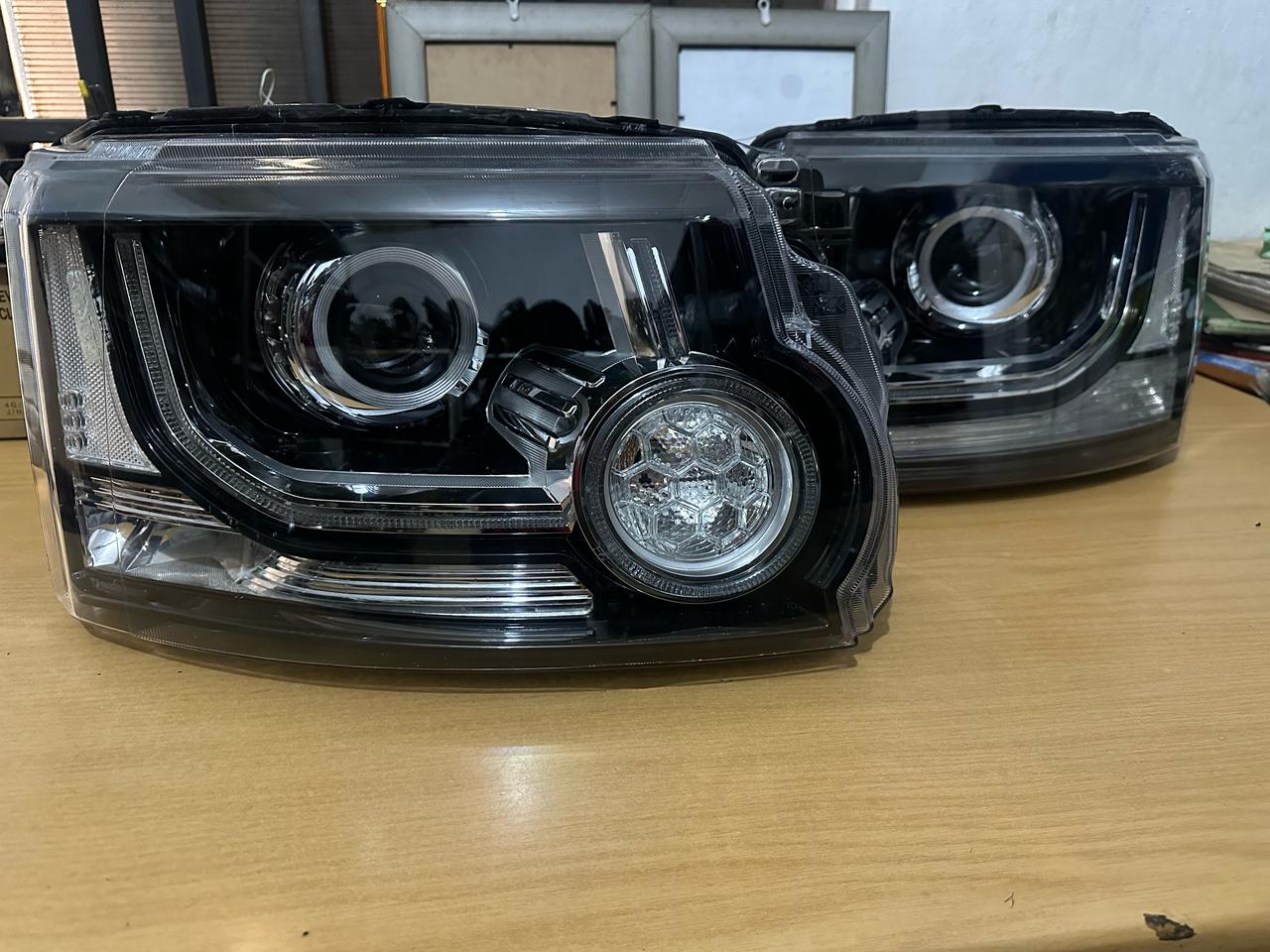 Land Rover discovery 4 headlight. - Private Seller