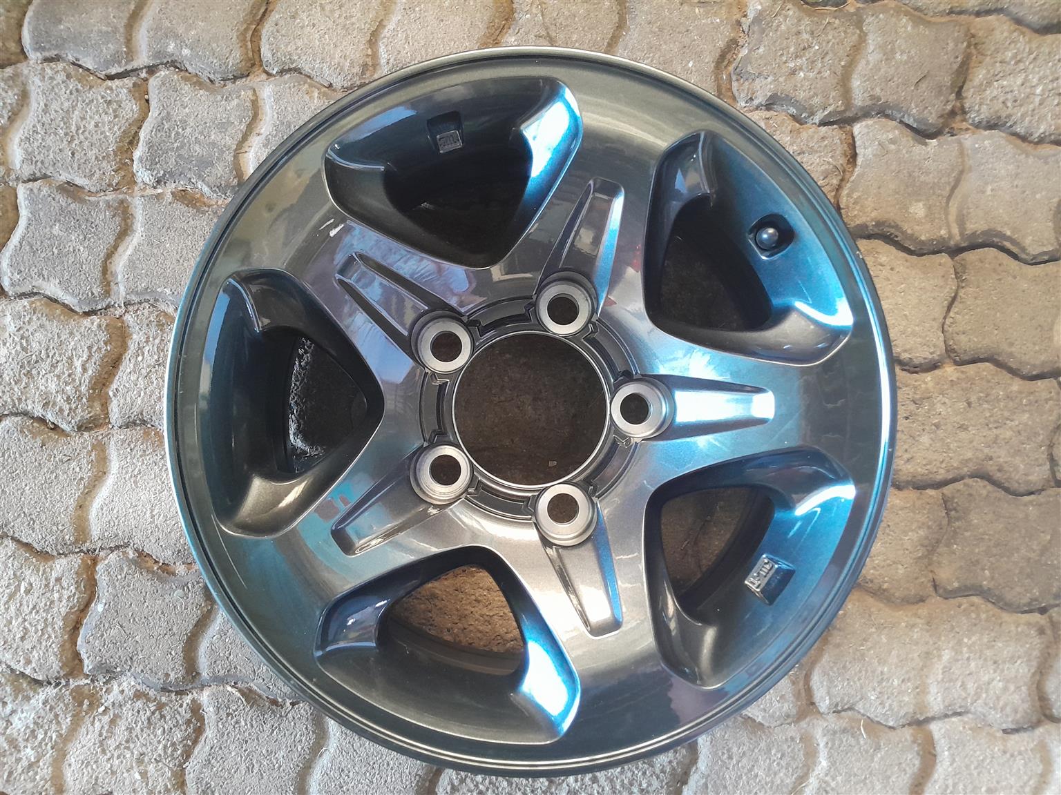 LANDCRUISER BAKKIE 5 STUD RIMS - Private Seller