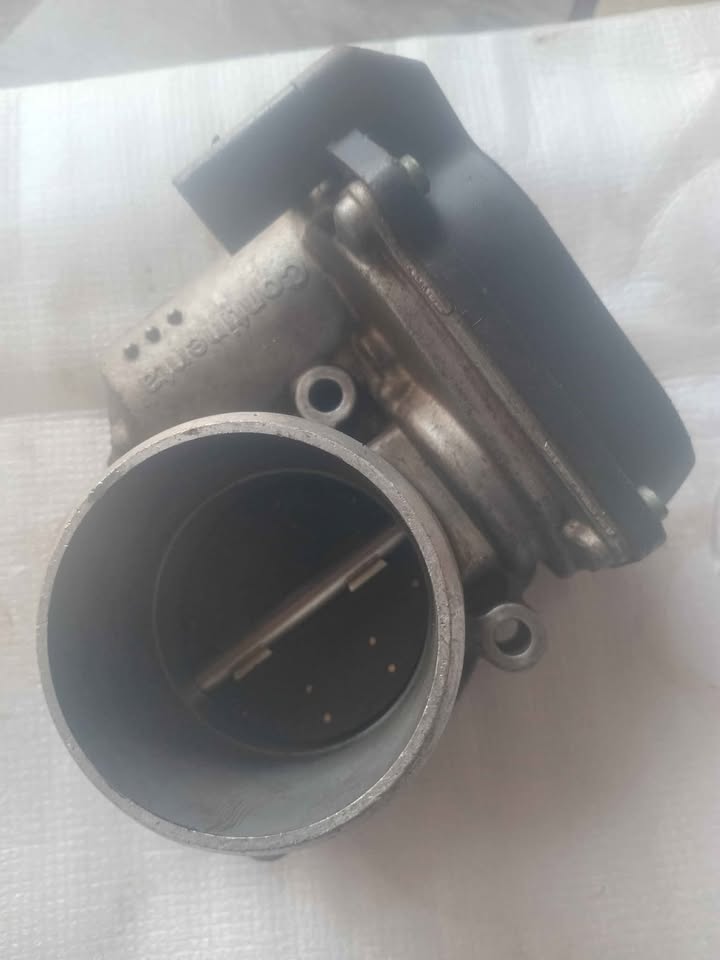 2005-2014 Audi A4 2.0T Throttle Body 06F133062Q - Private Seller 2005-2014 Audi A4 2.0T Throttle Body 06F133062Q - Private Seller