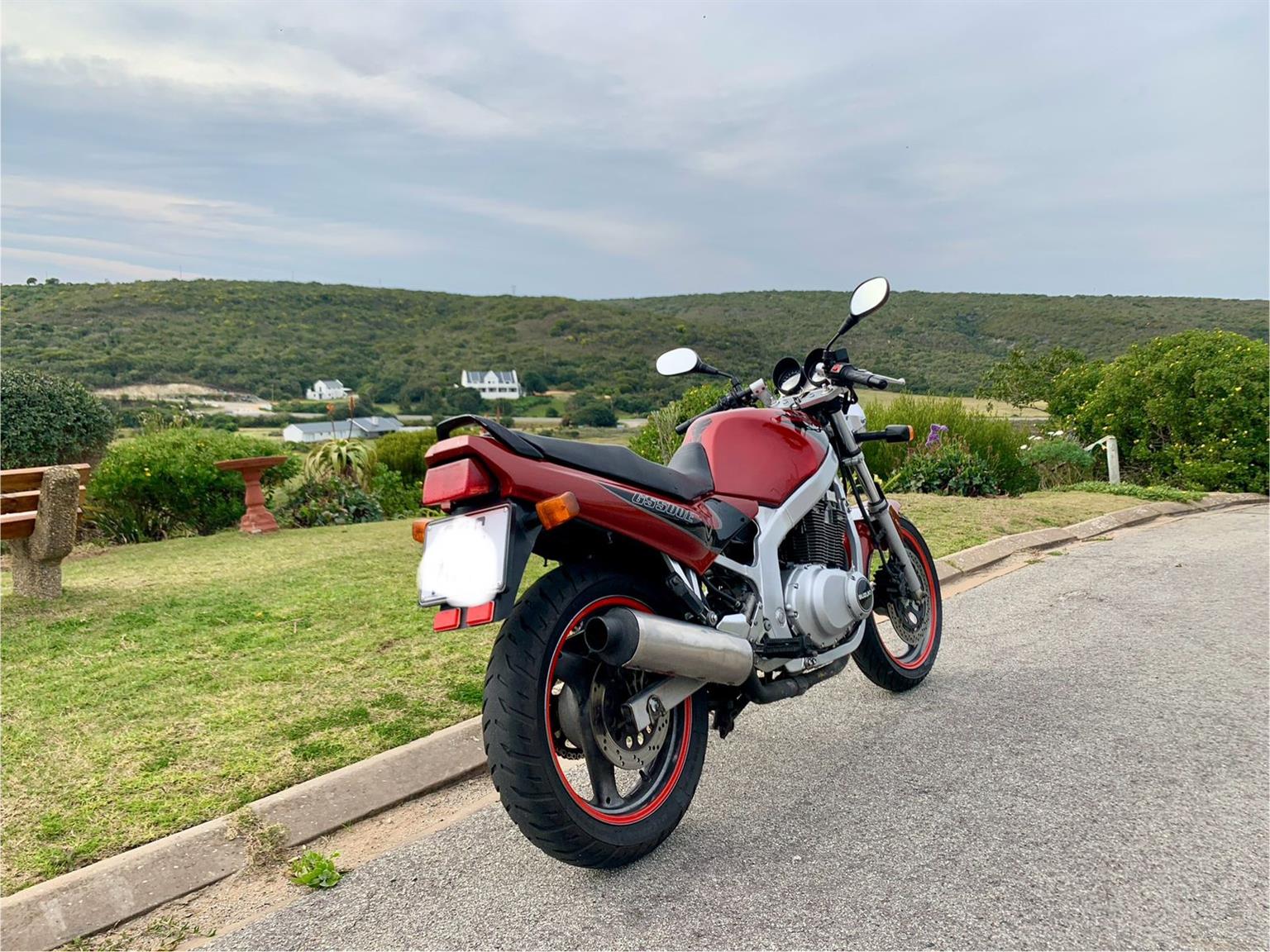 SUZUKI GS500e - Private Seller