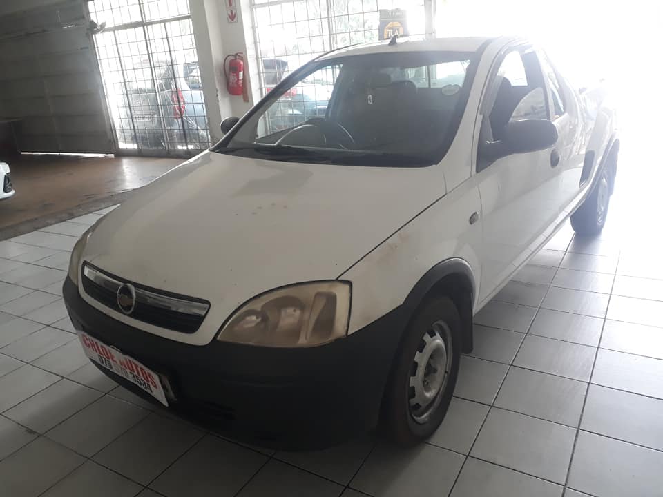 2011 CHEVROLET CORSA 1.4 MANUAL WHITE COLOR PETROL