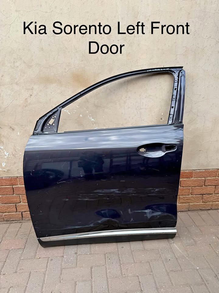Kia Sorento Left Front Door - Private Seller Kia Sorento Left Front Door - Private Seller