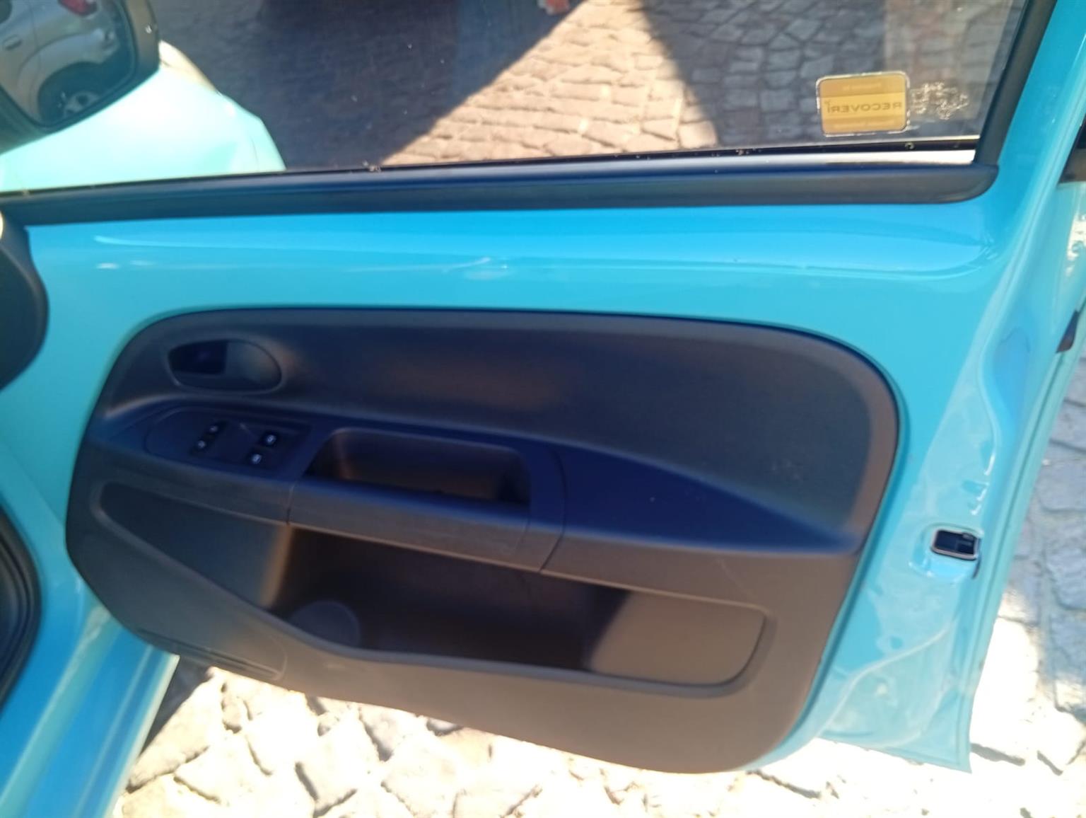 2020 Volkswagen up! Move up! 5-Door 1.0 Hatch 4,6 /100km Manual 114,000km Cloth