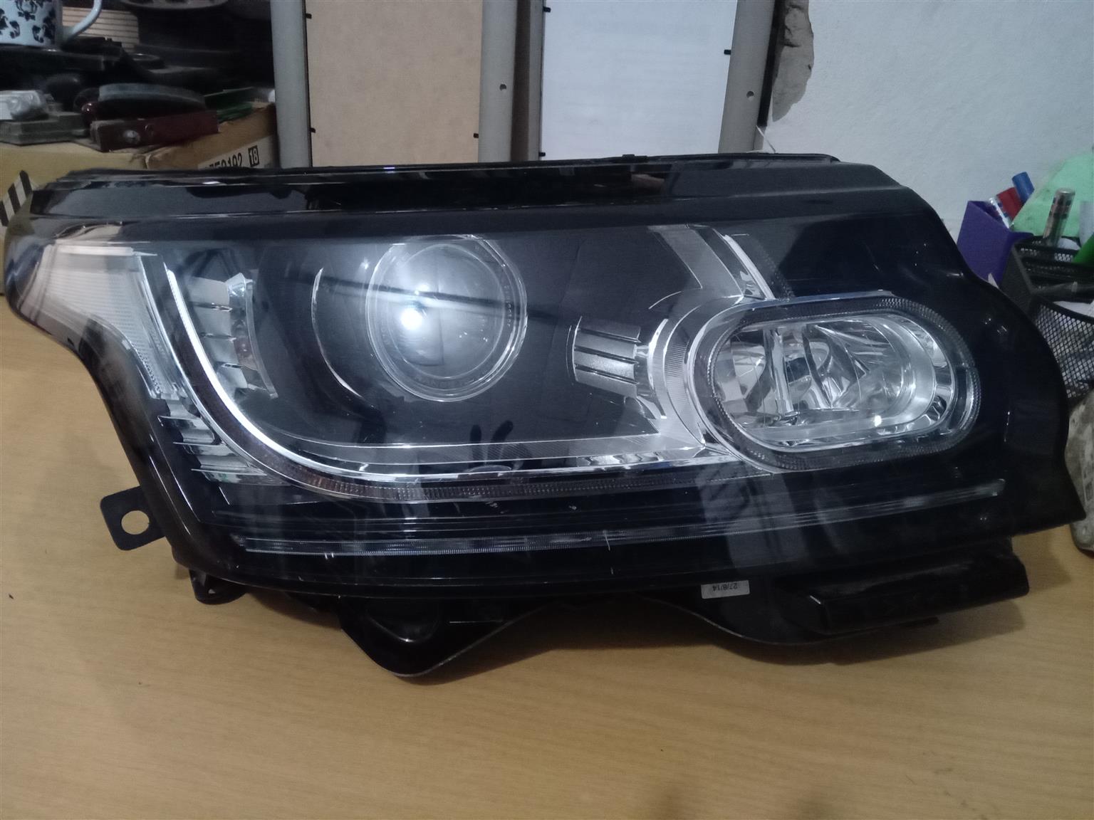 Range Rover Vogue Headlight - Private Seller Range Rover Vogue Headlight - Private Seller