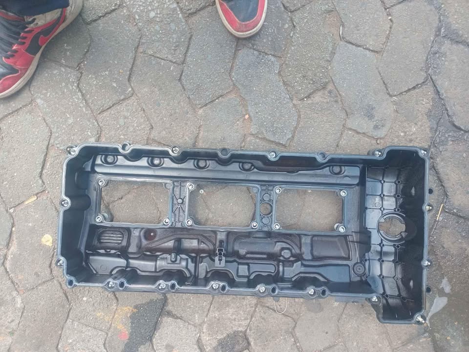 Bmw x5 E70 top engine cover - Private Seller Bmw x5 E70 top engine cover - Private Seller