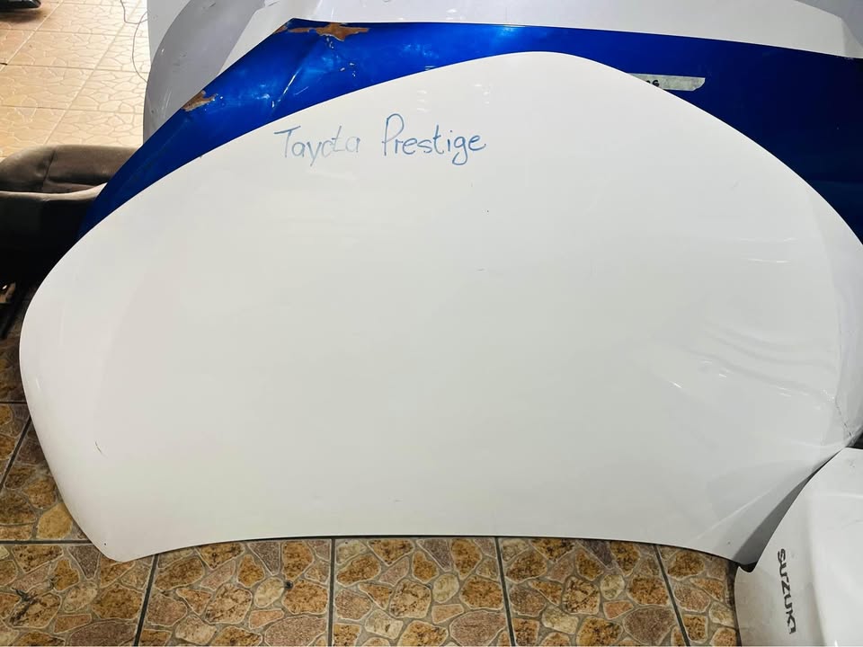 Toyota Prestige bonnet - Private Seller Toyota Prestige bonnet - Private Seller