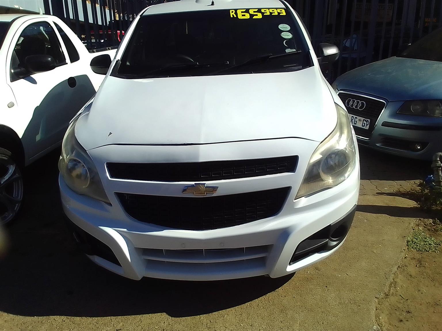 WHITE CHEV BAKKIE 2013 FOR SALE - Private Seller WHITE CHEV BAKKIE 2013 FOR SALE - Private Seller