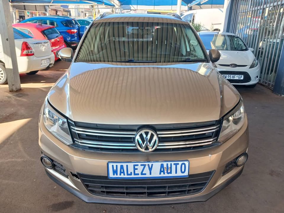 2014 VW TIGUAN 1.4 TSI BLUEMOTION  Transmission: Manual  Mileage Fueltype: Petrol  Gold