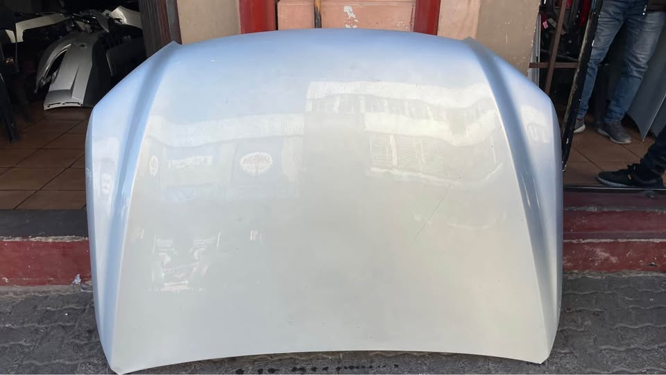 Isuzu D-Max bonnet - Private Seller Isuzu D-Max bonnet - Private Seller
