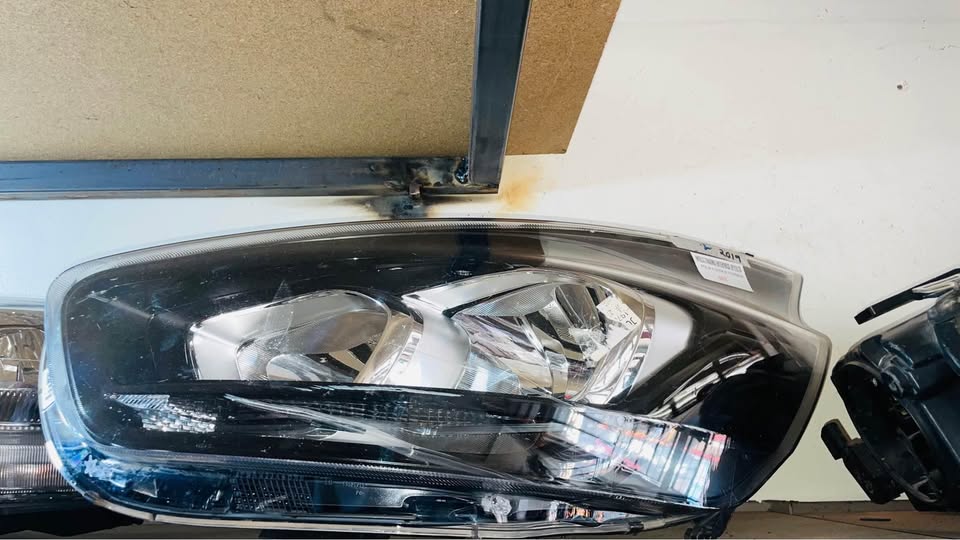 Ford Transit headlight - Private Seller Ford Transit headlight - Private Seller