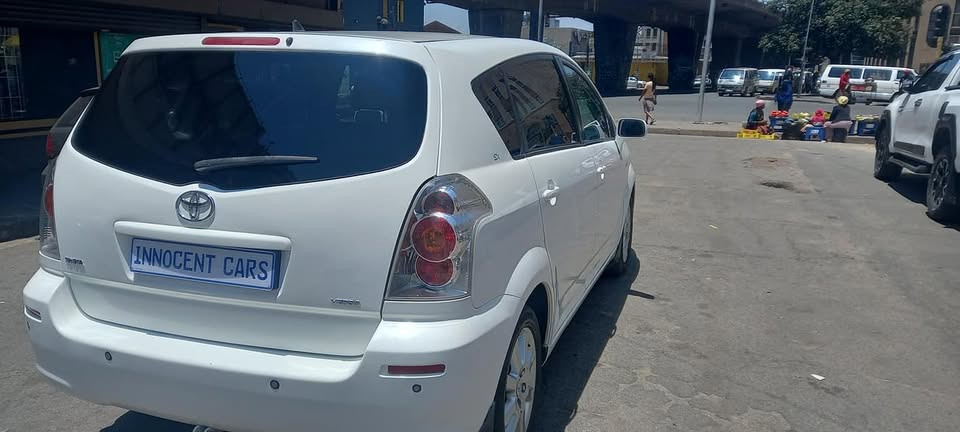 2006 TOYOTA COROLLA VERSO 1.6 PETROL, MANUAL TRANSMISSION, WHITE COLOUR, MILEAGE 102000KM,
