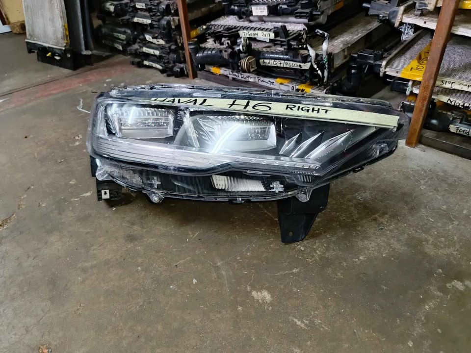 HAVAL H6 HEADLIGHT - Private Seller