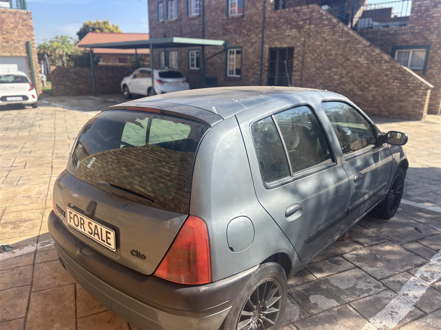 Used 2001 Renault Clio 1.4 Expression 5-door - Private Seller Used 2001 Renault Clio 1.4 Expression 5-door - Private Seller
