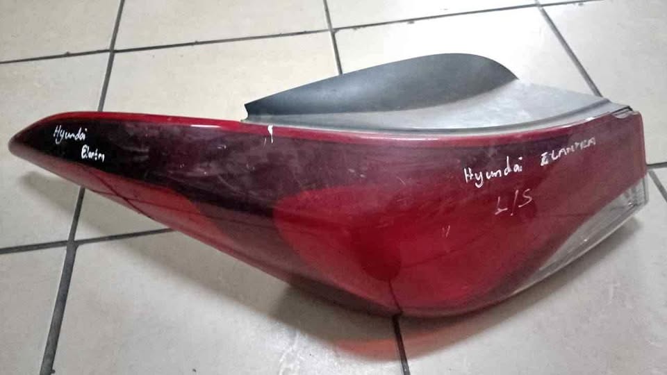 Hyundai Elantra LHS taillight - Private Seller Hyundai Elantra LHS taillight - Private Seller