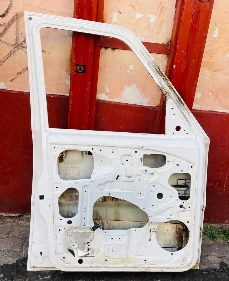 Mahindra Scorpio left door - Private Seller