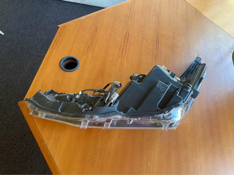 Toyota Corolla prestige right headlight