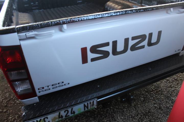 2015 Isuzu kb250