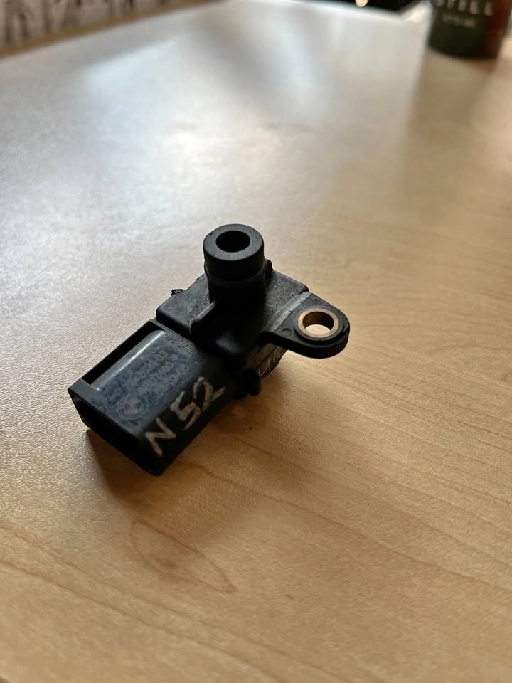 BMW E85 Z4 N52 MASS AIRFLOW SENSOR AVAILABLE. - Private Seller BMW E85 Z4 N52 MASS AIRFLOW SENSOR AVAILABLE. - Private Seller