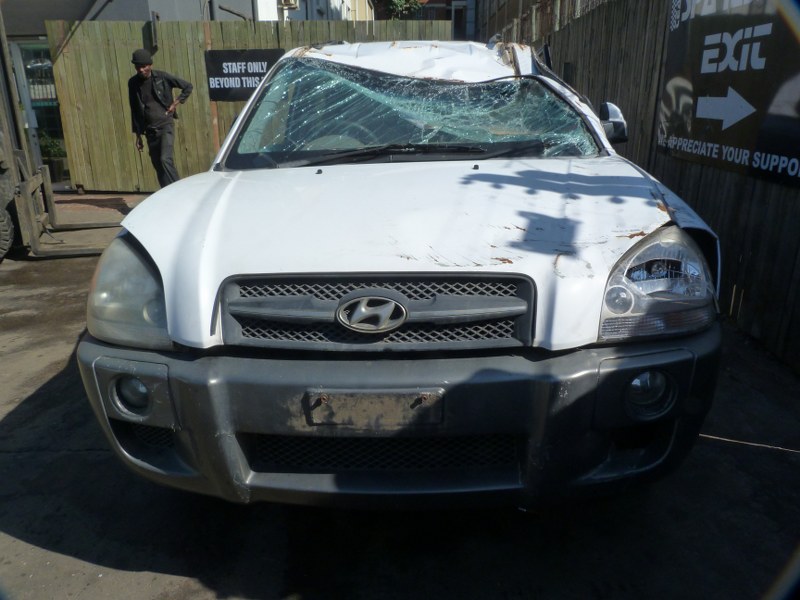 Hyundai Tucson 2.0 Manual White - 2007 STRIPPING FOR SPARES - Private Seller Hyundai Tucson 2.0 Manual White - 2007 STRIPPING FOR SPARES - Private Seller
