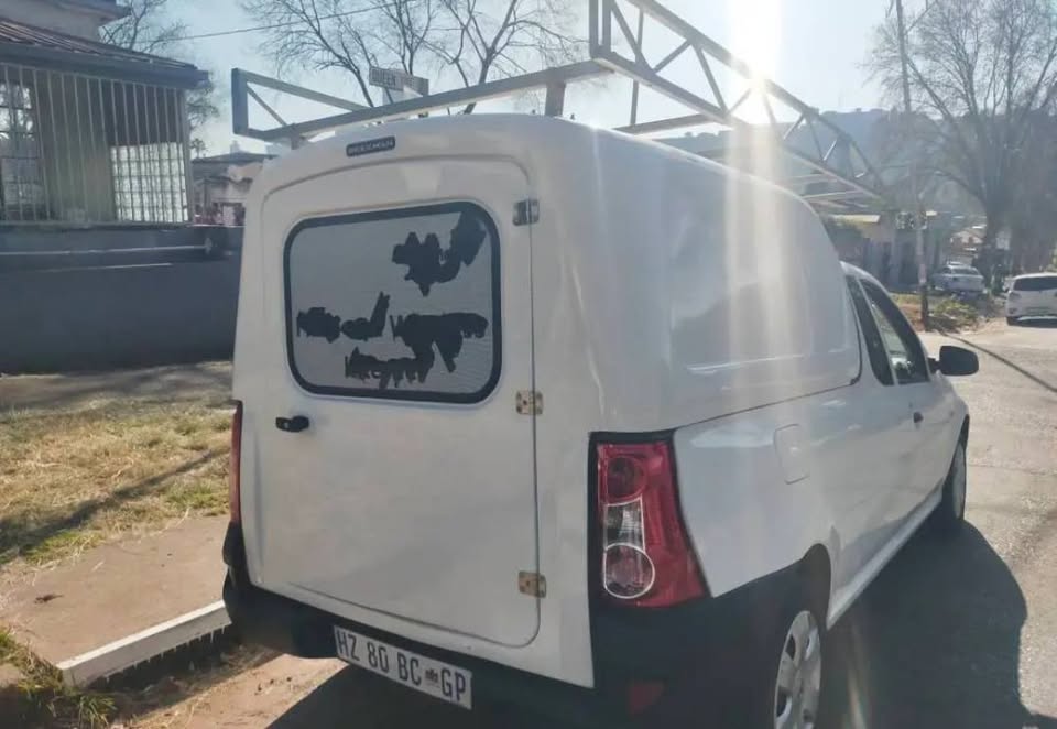 2019 NISSAN NP200 BAKKIE 1.6 MANUAL TRANSMISSION IN EXCELLENT CONDITION  SPARE KEYS