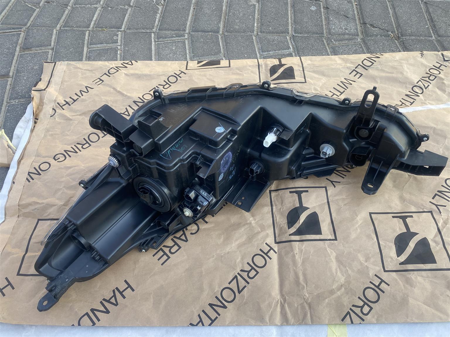 2024 TOYOTA COROLLA CROSS HALOGEN HEADLIGHT RIGHT SIDE FOR SALE