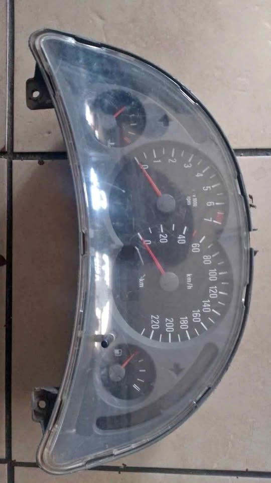 Opel Corsa C 2004 cluster