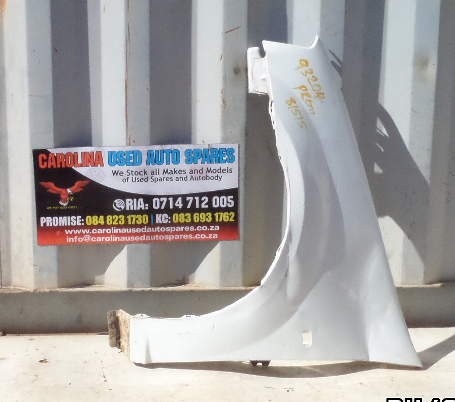Nissan Np200 left side fender with marker lamp (2012-2018) - Private Seller Nissan Np200 left side fender with marker lamp (2012-2018) - Private Seller