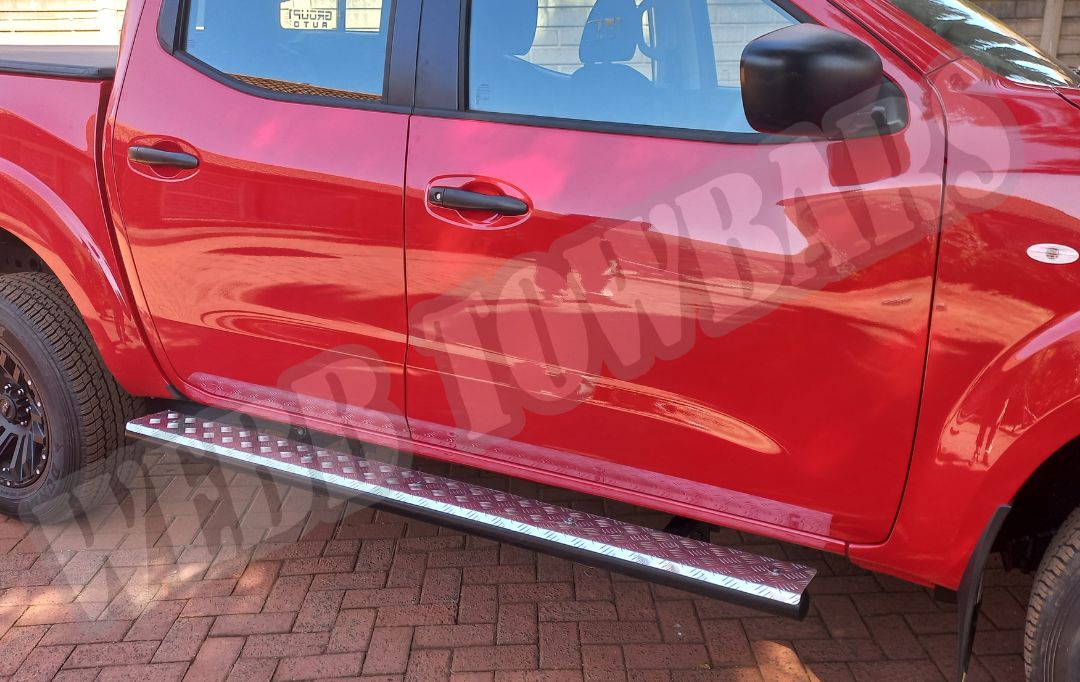 Nissan Navara Standard Side Steps - Private Seller