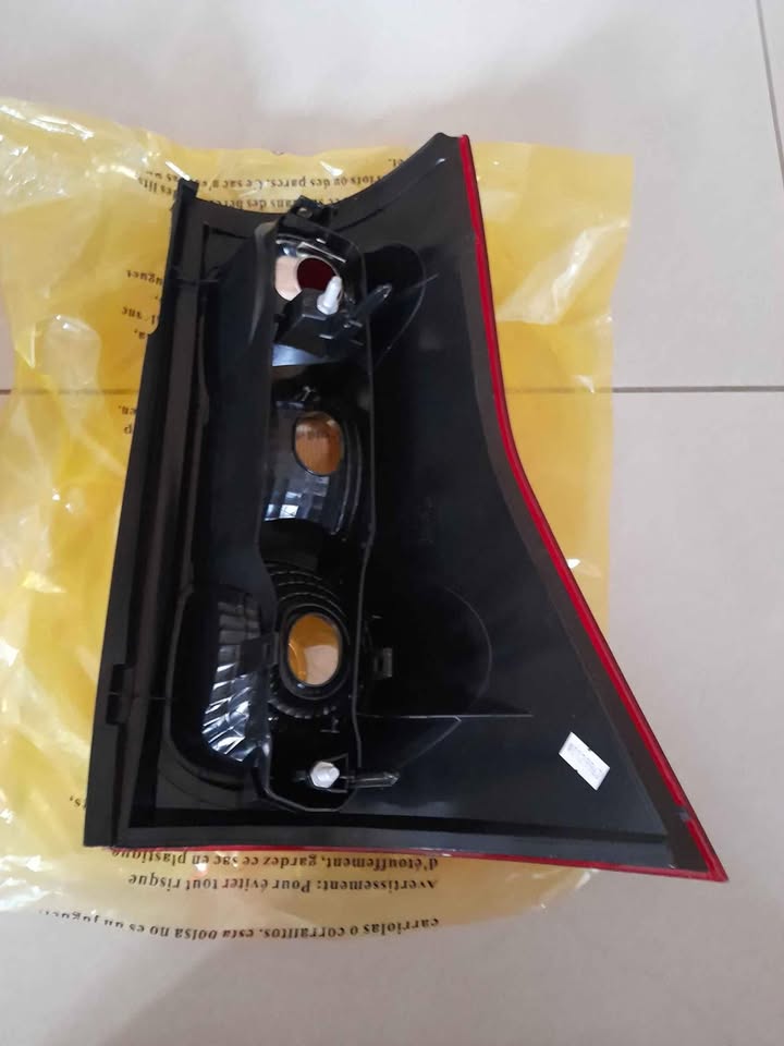 NISSAN NP200 2010/2022 BRAND NEW TAILLIGHTS FOR SALE PRICE
