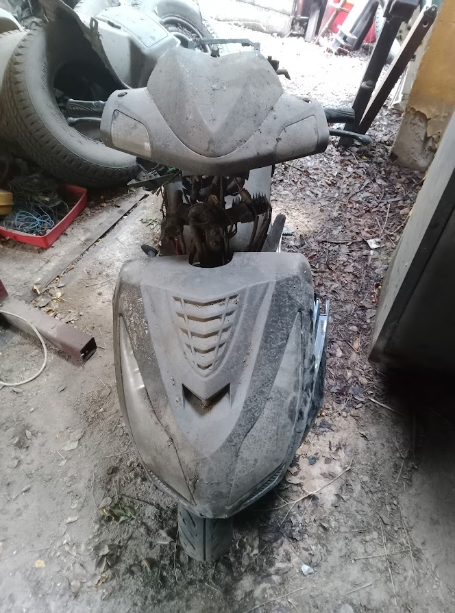 Accident Damaged 150cc ZAP Scooter
