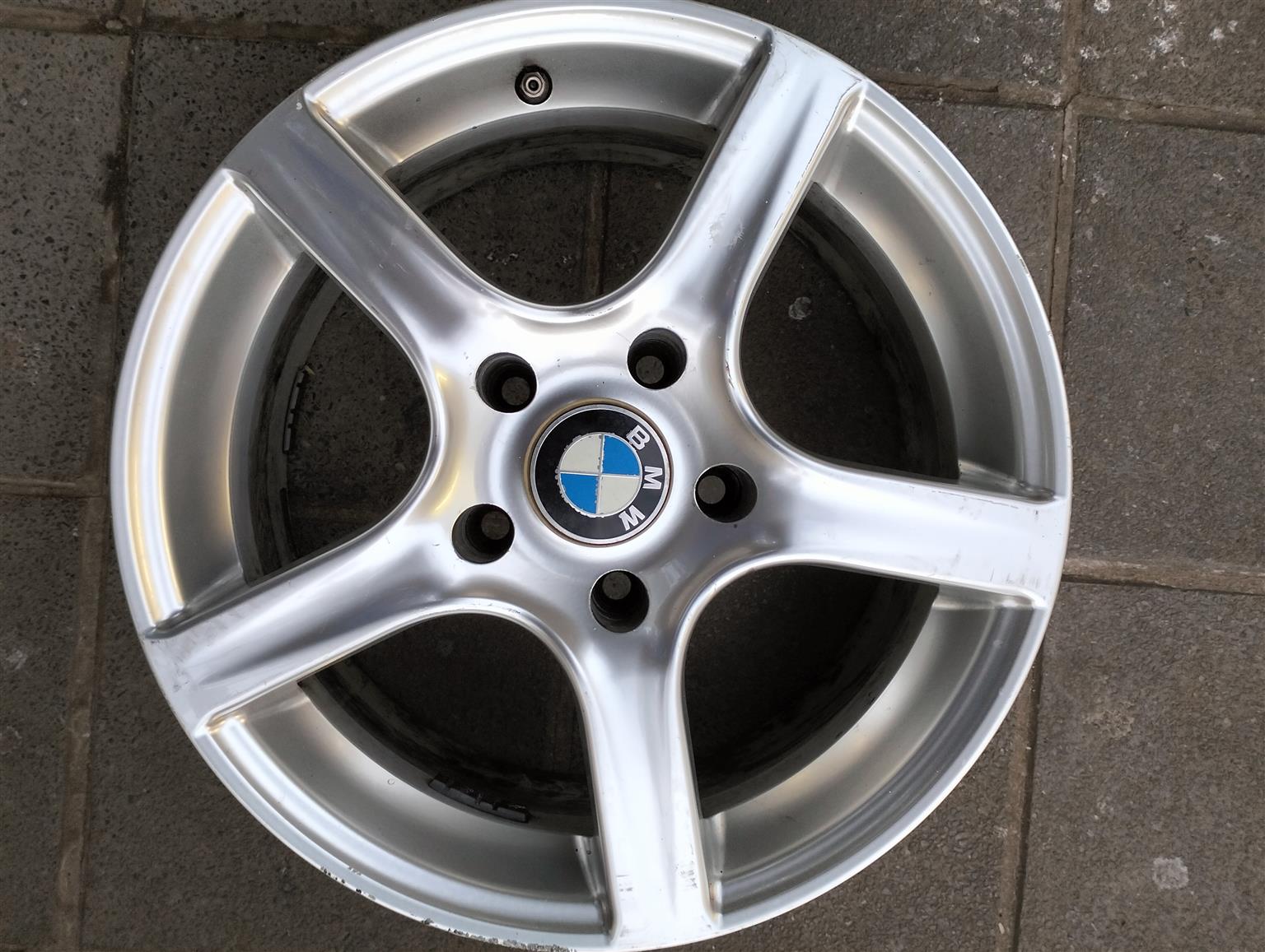 BMW 16" 7J mags