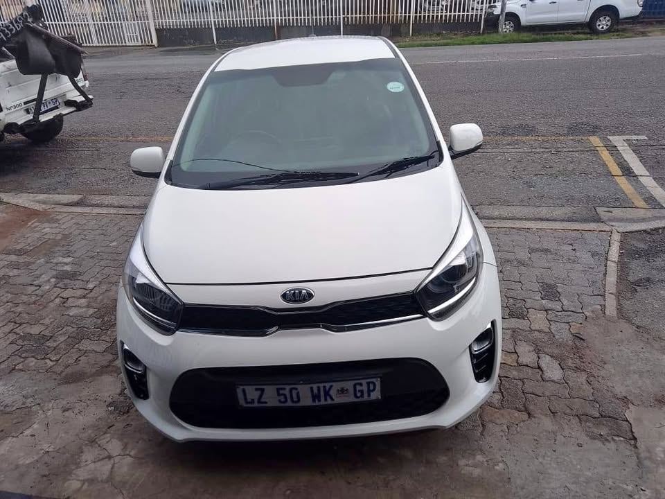 2018 Kia Picanto 1.2 Smart Hatchback with a leather seat