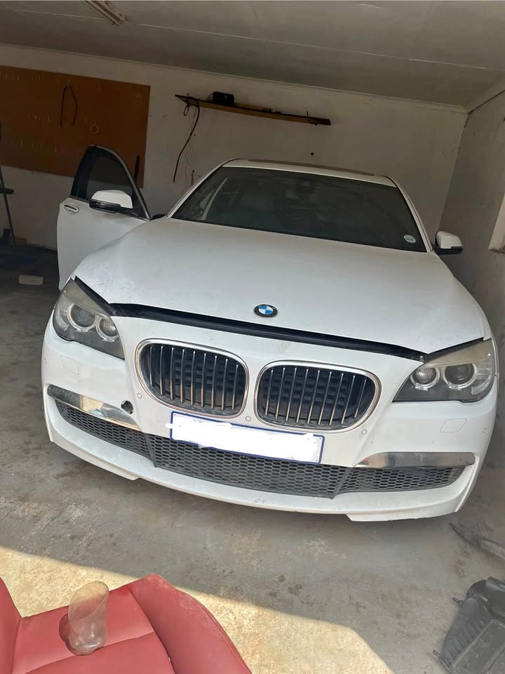 BMW 750i M Sport 5.0 V8 Twin Turbo stripping for spares BMW 750i M Sport 5.0 V8 Twin Turbo stripping for spares