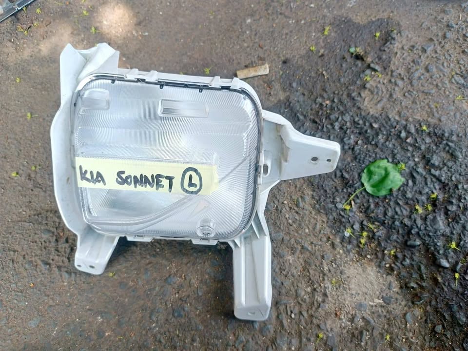 Kia sonnet left foglight - Private Seller Kia sonnet left foglight - Private Seller