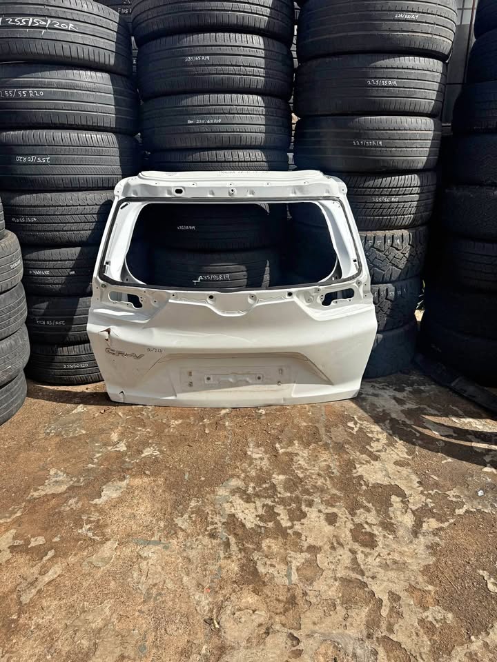 Honda CR-V Boot Lid Tailgate Door - Private Seller Honda CR-V Boot Lid Tailgate Door - Private Seller