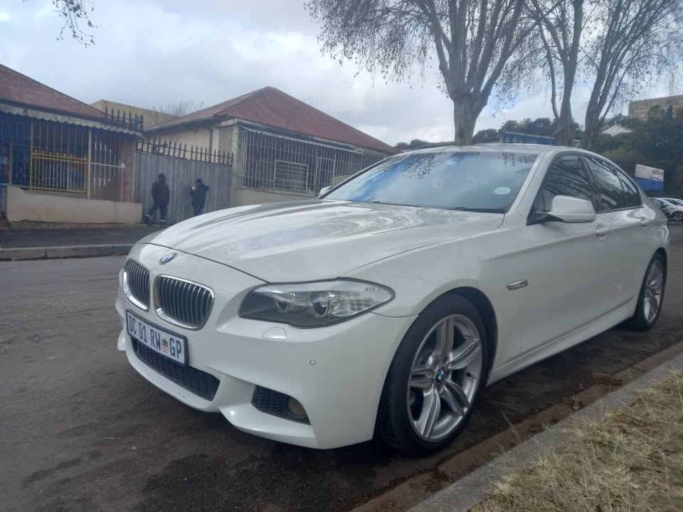2013 BMW 520i Petrol, Automatic, White, Leather seat, Sunroof, 145000kms,