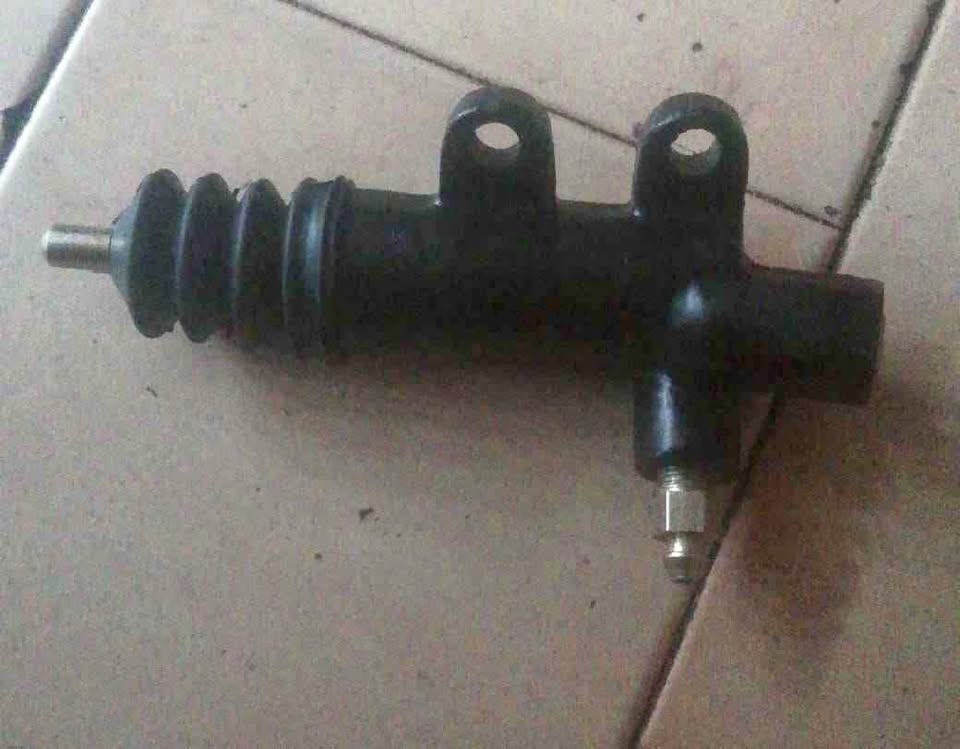 Toyota Quantum clutch master cylinder
