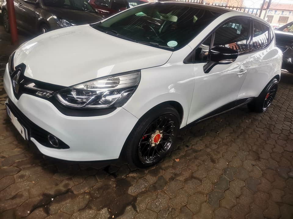 2014 RENAULT CLIO 4  900T MANUAL PETROL