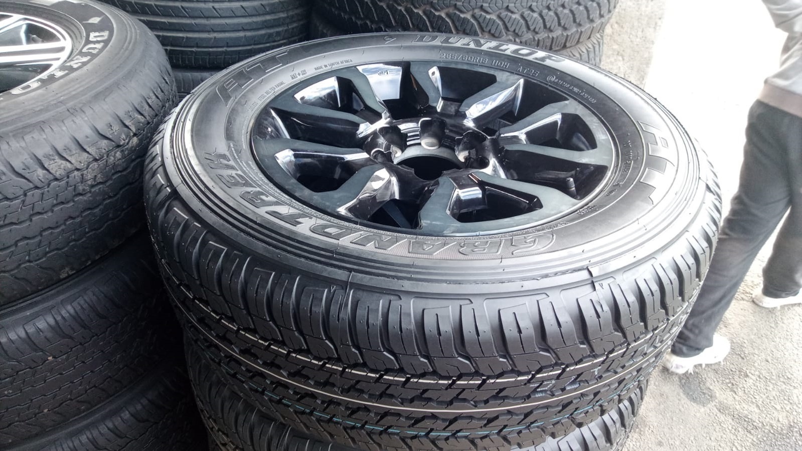 Toyota Legend 50 Rs 18" original mag with brand new 265/60/18 Dunlop Grandtrek - Private Seller Toyota Legend 50 Rs 18" original mag with brand new 265/60/18 Dunlop Grandtrek - Private Seller