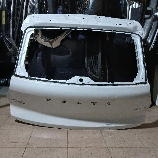 Volvo xc40 tailgate - Private Seller