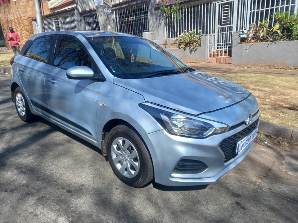 2021 HYUNDAI i20 1.2 ENGINE PETROL, AUTOMATIC, SILVER COLOR, MILEAGE 71000KMS